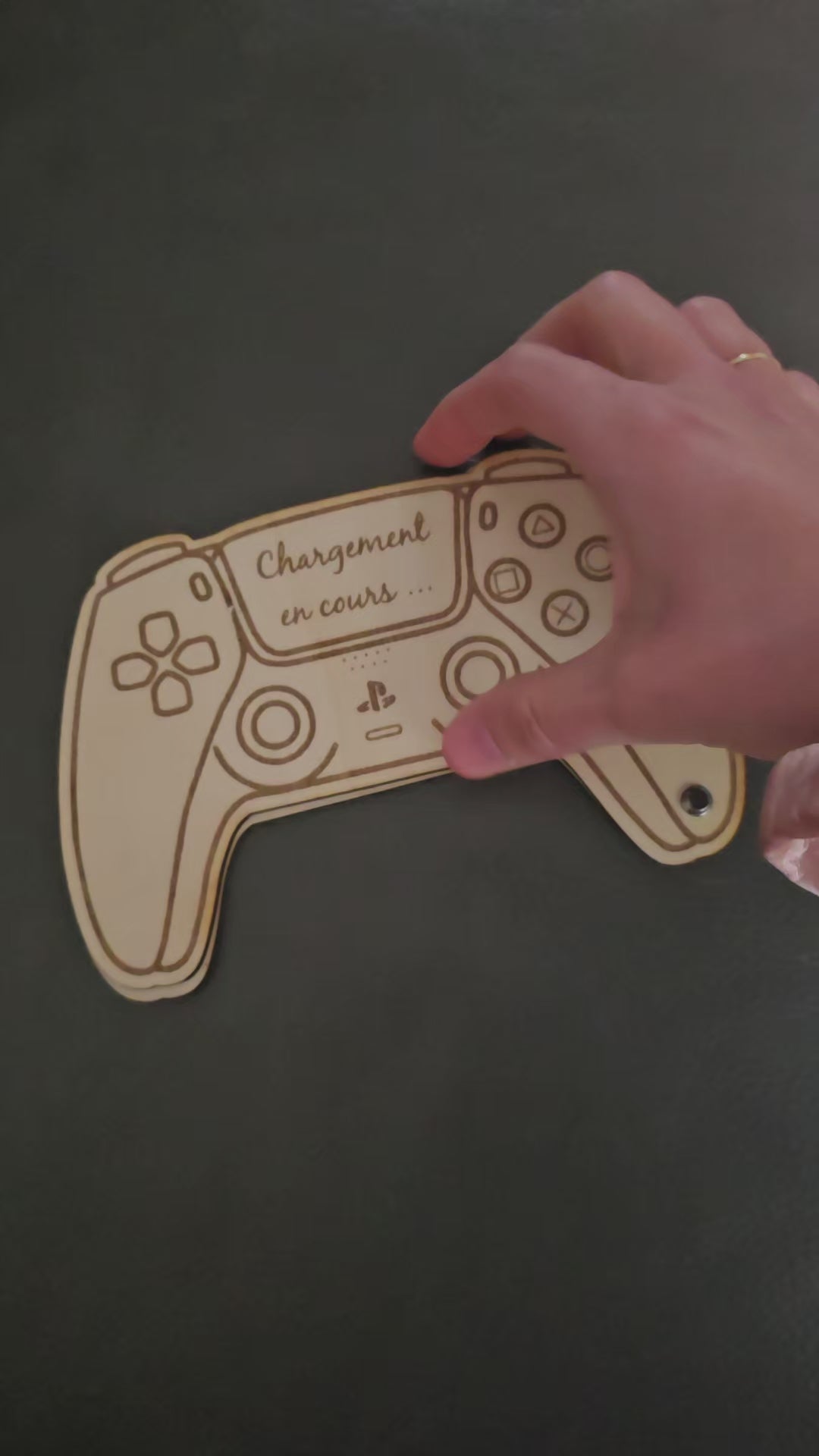 Manette de jeu gravée – Demande de parrain originale